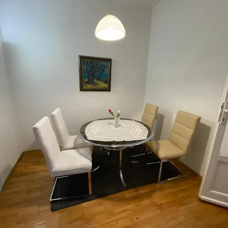 Bulevar 2 Bedroom Apartment Belgrade